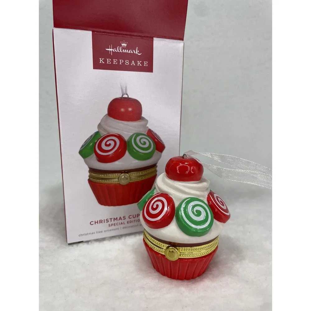 Hallmark Keepsake‎ 2022 Christmas Cupcakes Special  Edition  Ornament